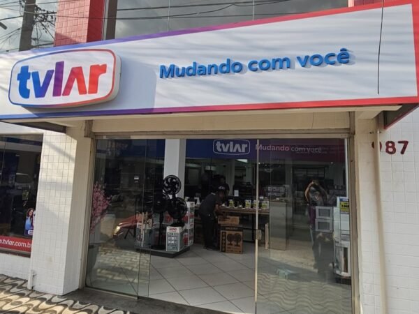 TVLAR reinaugura loja em Manacapuru e amplia plano de modernização