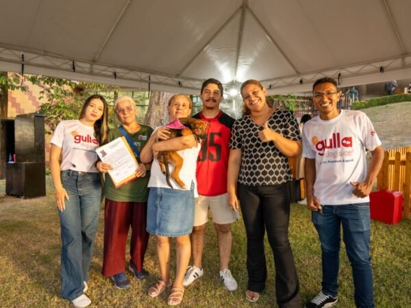 Após anos de espera, animais resgatados encontram um novo lar em feira de adoção no Manauara Shopping