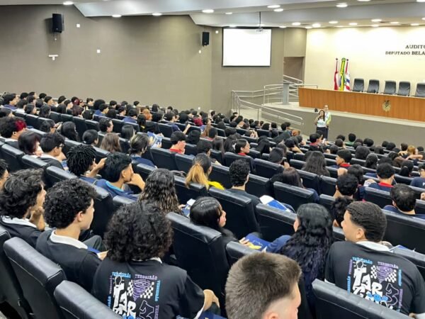 No segundo sábado de aula, Aleam Educa reúne 310 estudantes em preparação para o Enem