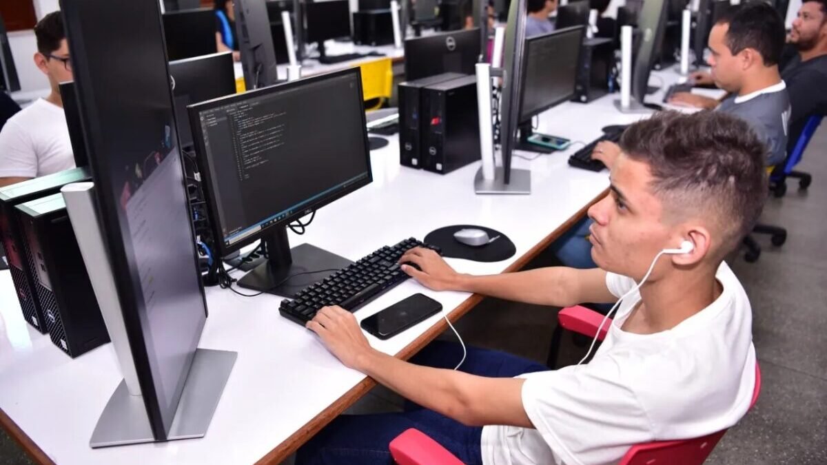 Cursos presenciais e online do Cetam oferecem 16 mil vagas gratuitas