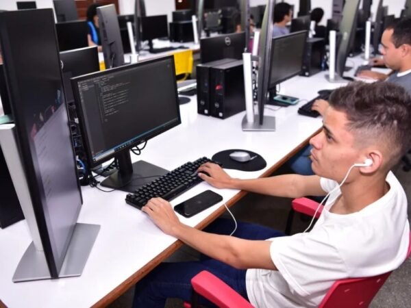 Cursos presenciais e online do Cetam oferecem 16 mil vagas gratuitas