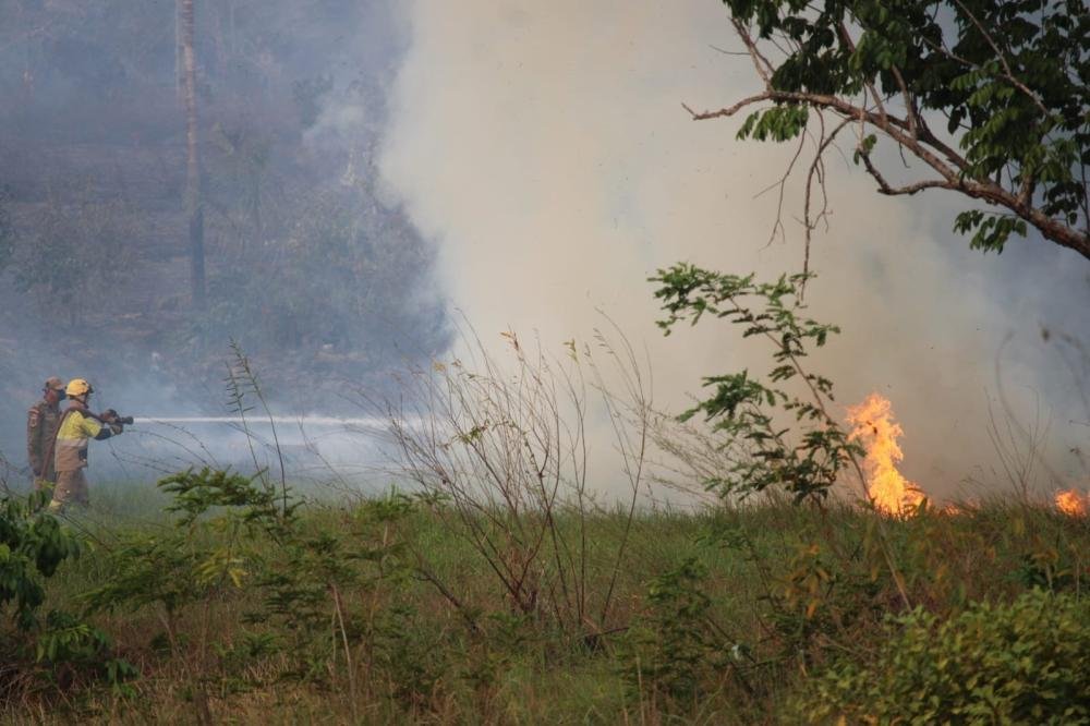 Fogo em cabos deixa Cacau Pirêra sem serviços por mais de um dia