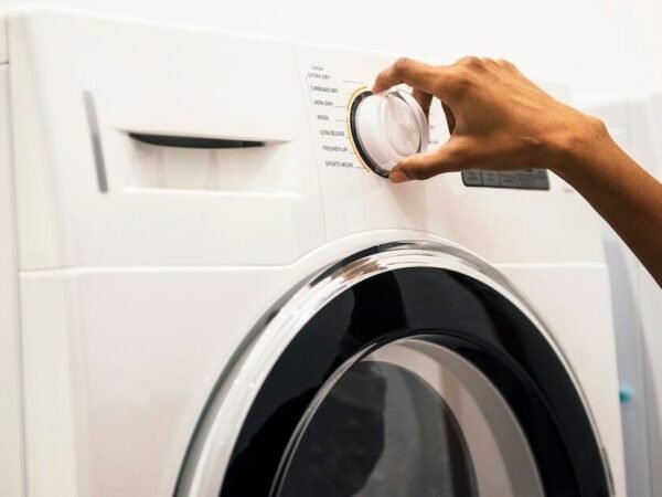 Máquina lava e seca otimiza espaço em apartamentos compactos