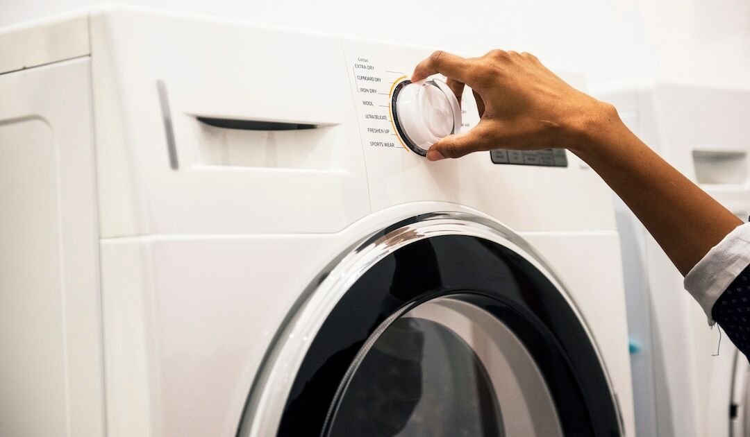 Máquina lava e seca otimiza espaço em apartamentos compactos
