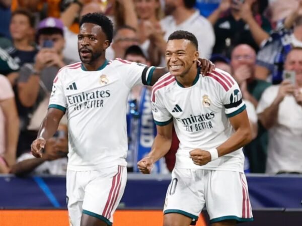 Vini Jr e Mbappé geram polêmica na Espanha ao recusarem ato