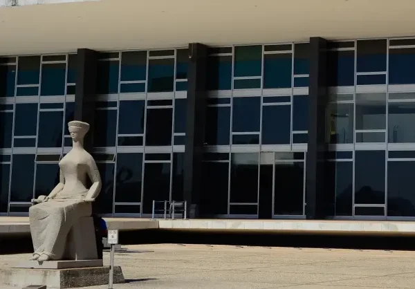 Deputado Cezinha de Madureira é investigado por negociar acesso ao STF