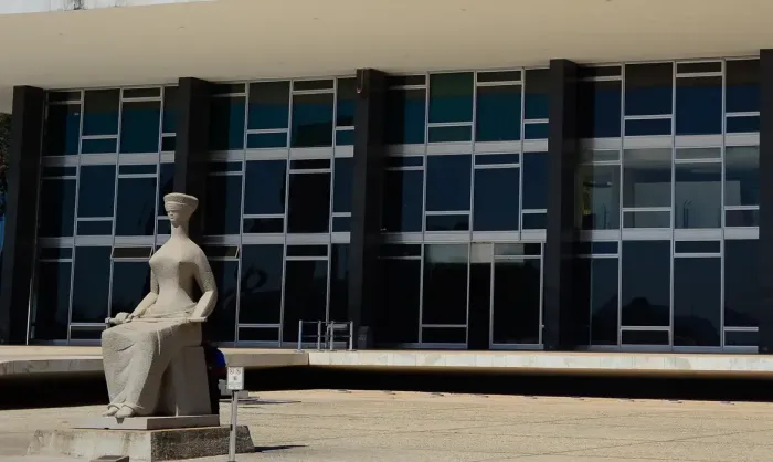 STF transmite ao vivo sessão sobre Moraes e Vorcaro