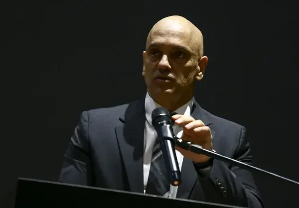 Moraes rebate relatório de Mendonça e nega irregularidades