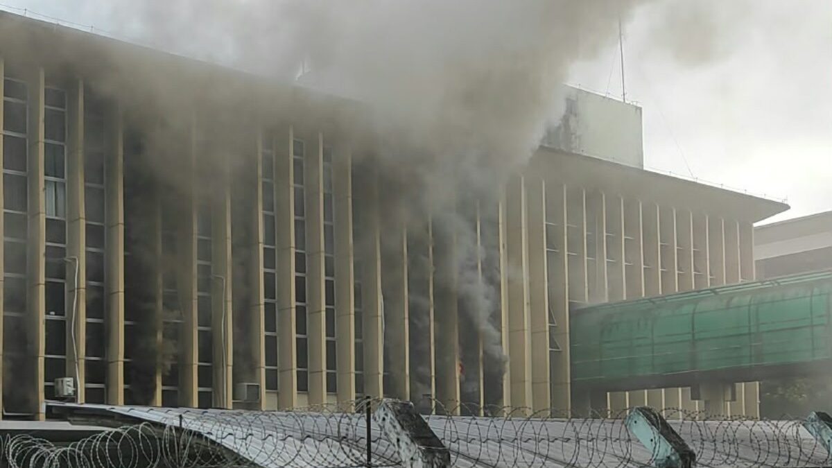 Prédio da Justiça Federal é evacuado em Manaus