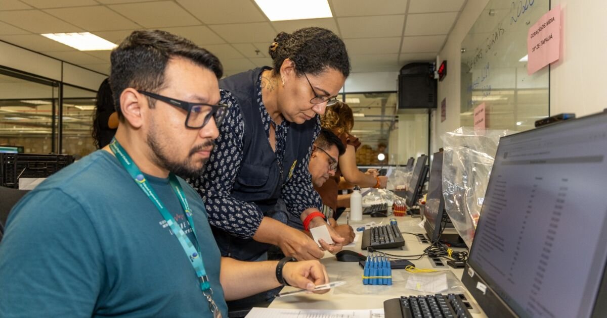 TRE-AM inicia preparação das urnas eletrônicas para o pleito de 2026