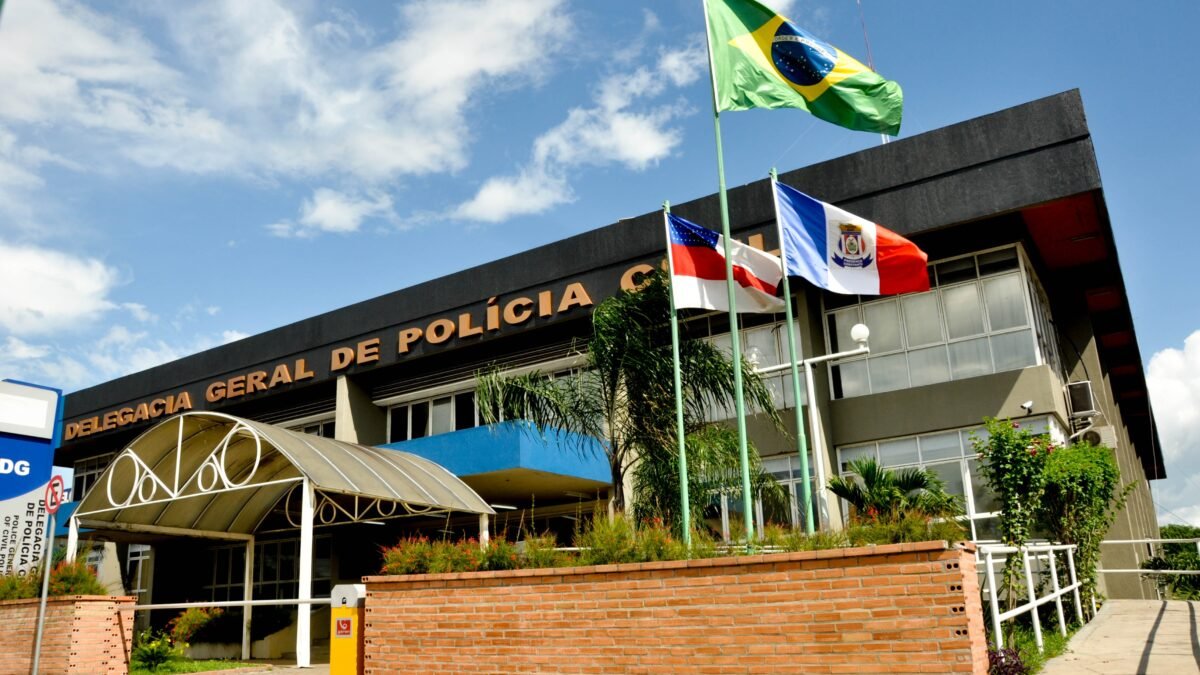 Polícia apreende 126 kg de drogas em transportadora na Zona Norte