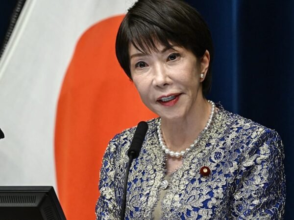Primeira premiê do Japão relata rotina extra de cuidados