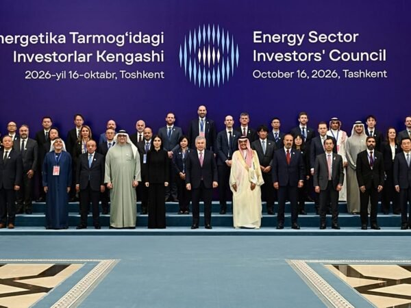 Uzbequistão fecha acordos de energia de 4,7 bilhões de dólares