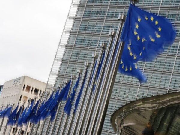 União Europeia investiga Booking.com por fraudes e golpes