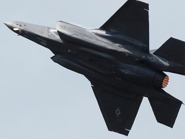 Fundo soberano da Noruega pode investir em armas nucleares