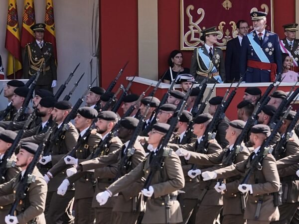 Desfile do Dia Nacional da Espanha é marcado pela ausência de tropas de Ceuta