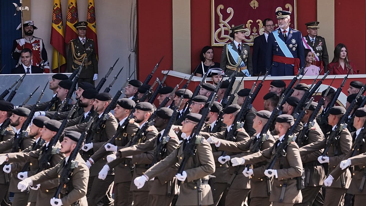 Desfile do Dia Nacional da Espanha é marcado pela ausência de tropas de Ceuta