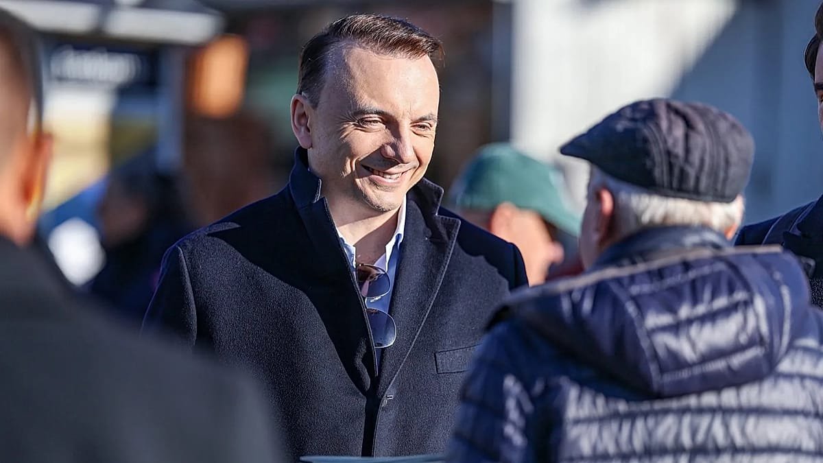 Łukasz Gibała vence segundo turno e é eleito prefeito de Cracóvia