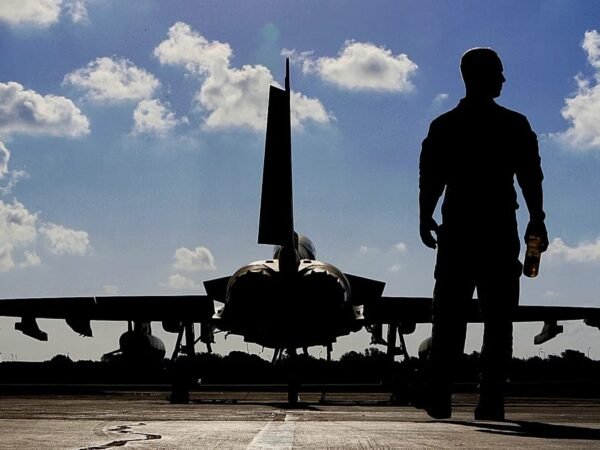 Reino Unido enviará caças Typhoon para proteger a Arábia Saudita