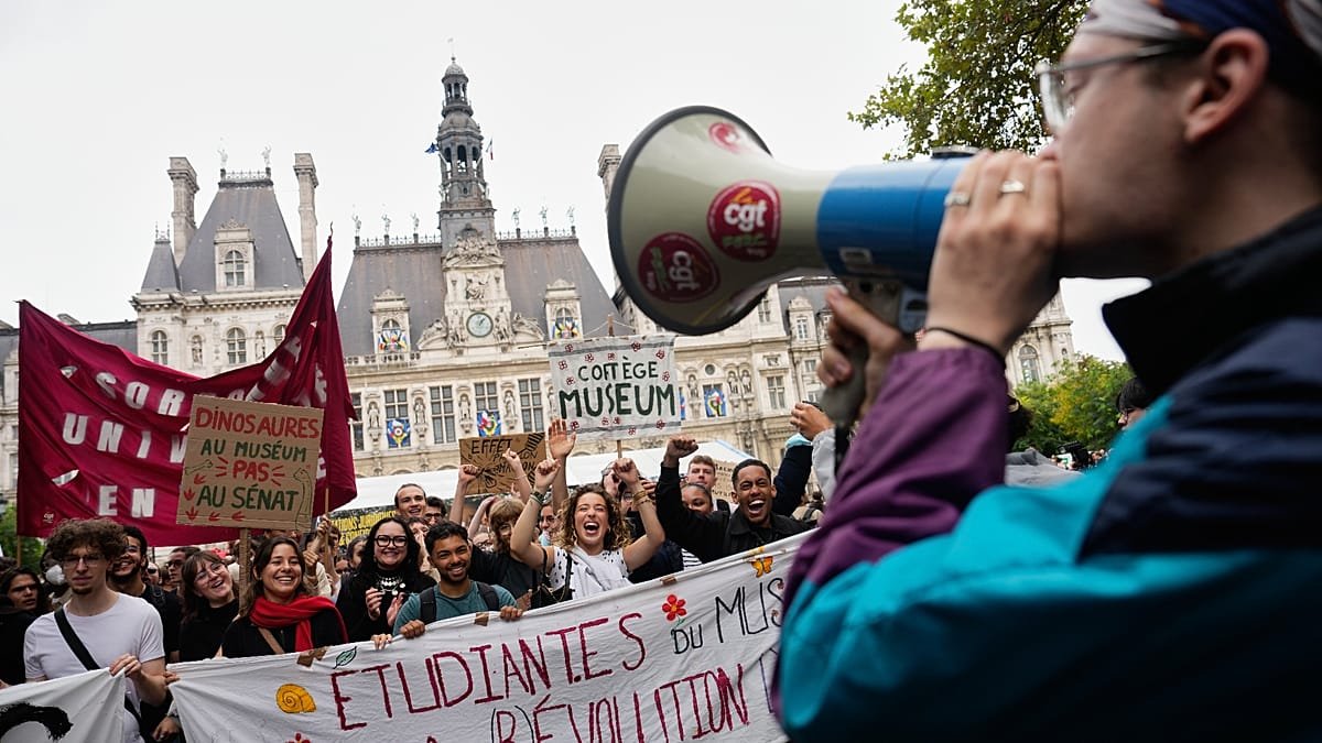 Protestos estudantis marcam início de debate orçamentário na França