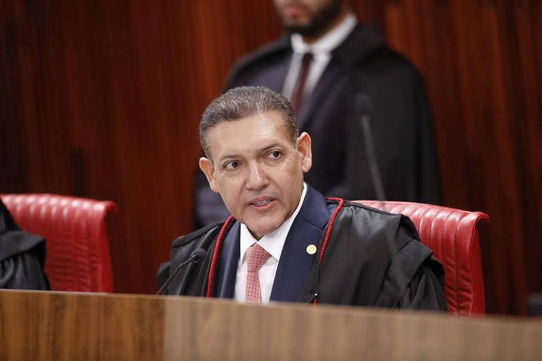 Kassio Nunes Marques recebe advogados de Lula e Flávio Bolsonaro