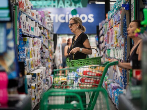 Mercado financeiro eleva projeção da inflação para o próximo ano