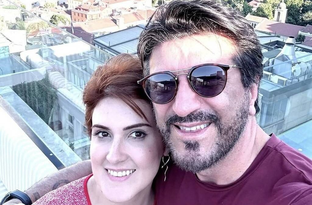 Viúva de Lito Sousa chora ao falar sobre seu primeiro voo sem o marido