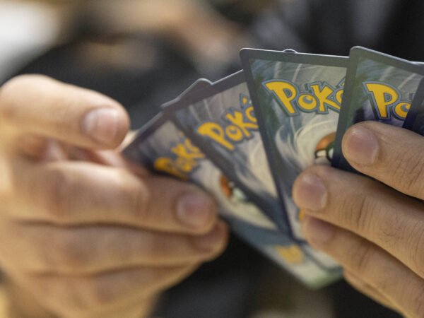 O mercado milionário e a nostalgia por trás das cartas de Pokémon