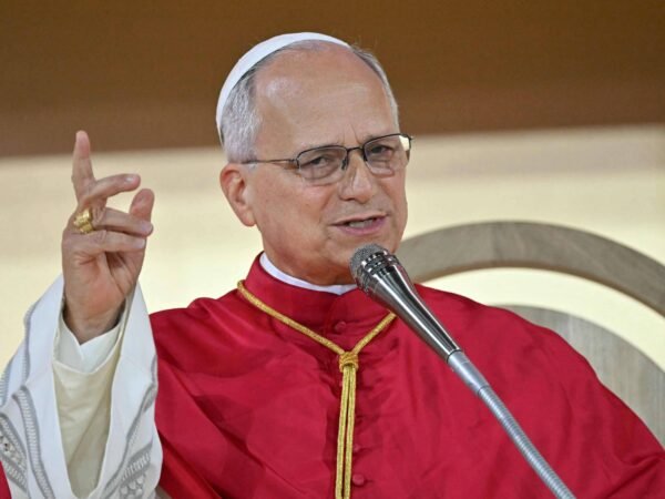 Papa Leão 14 revela nódulo pulmonar e anuncia cirurgia