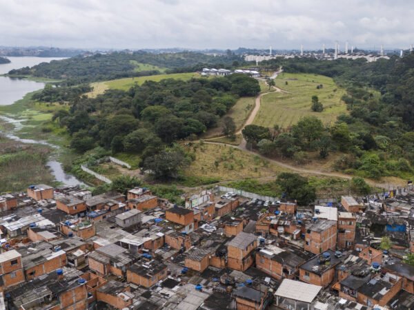 Remoções no Jardim Apurá geram impasse sobre habitação em SP