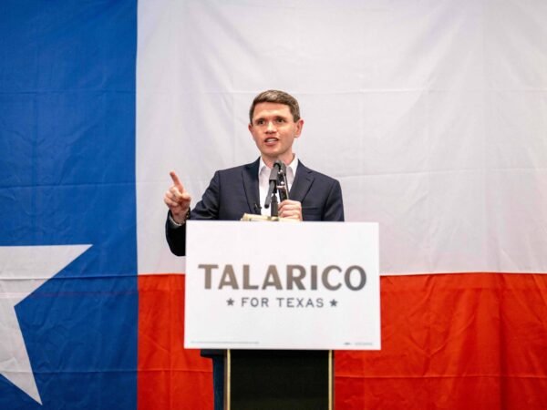 Candidato progressista usa a Bíblia para atrair eleitores no Texas