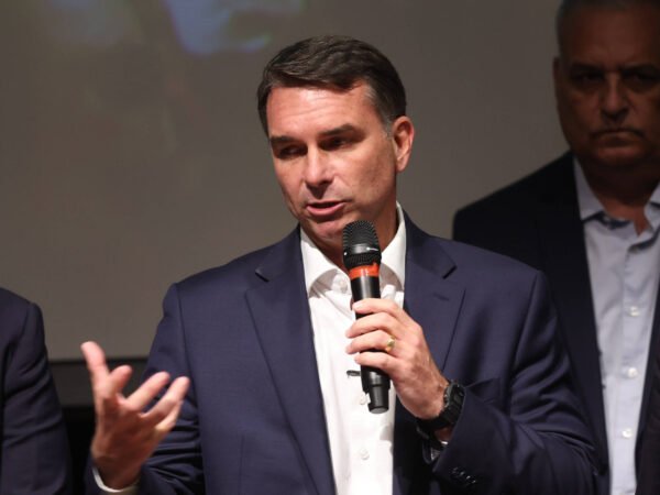 Leitora alerta para risco ambiental irreversível sob eventual gestão de Flávio