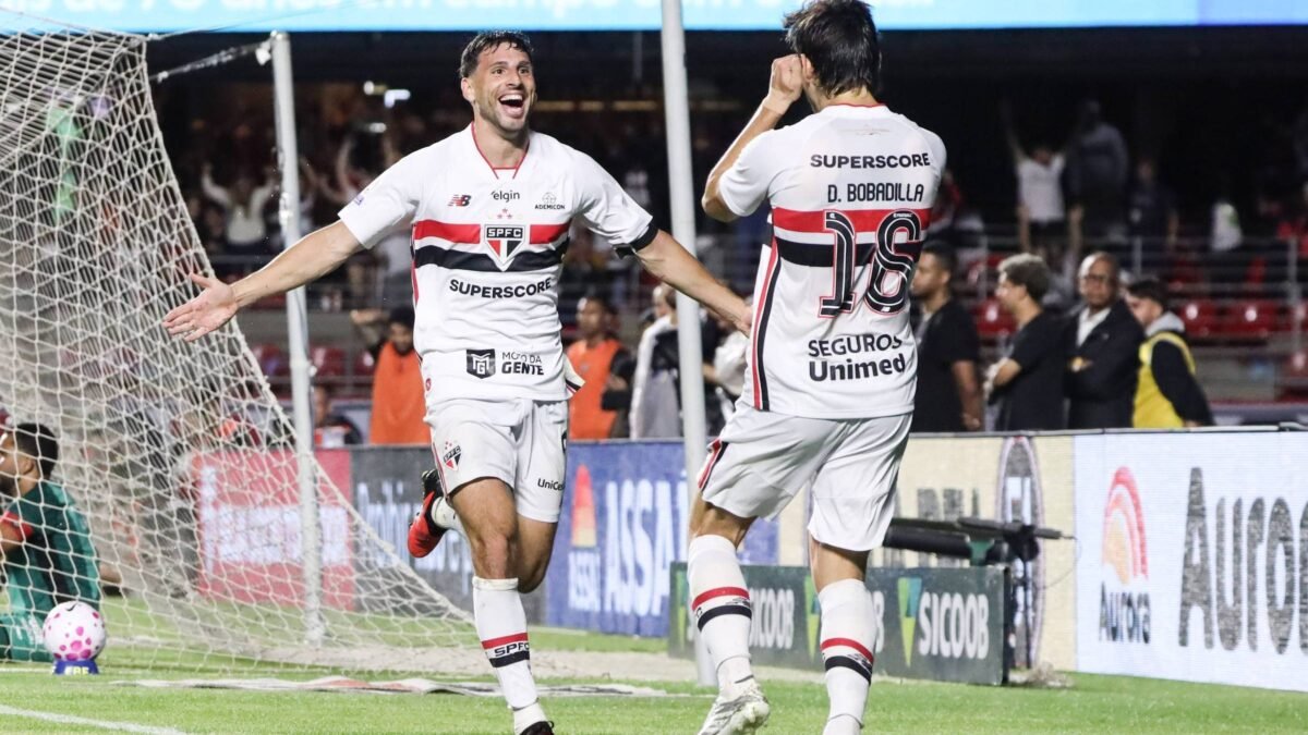 Calleri decide e São Paulo vence o Vitória no Morumbis pelo Brasileirão