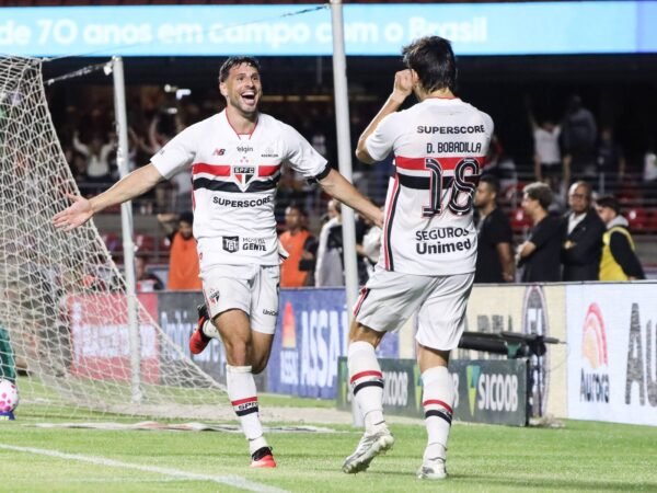 Calleri decide e São Paulo vence o Vitória no Morumbis pelo Brasileirão