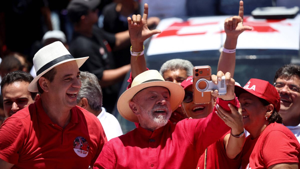 Campanha de Lula divide estratégia entre esperança e ataques a Flávio