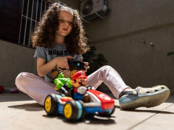 Famílias apostam em brinquedos sem gênero para evitar estereótipos
