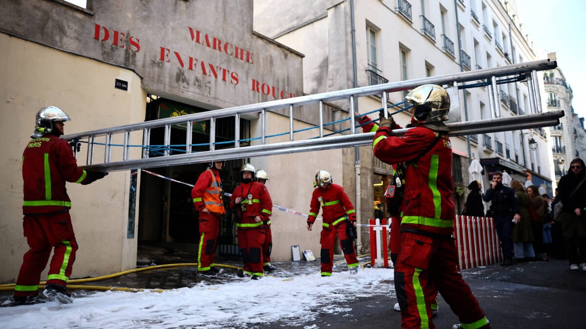 Fogo destrói o mercado coberto mais antigo de Paris
