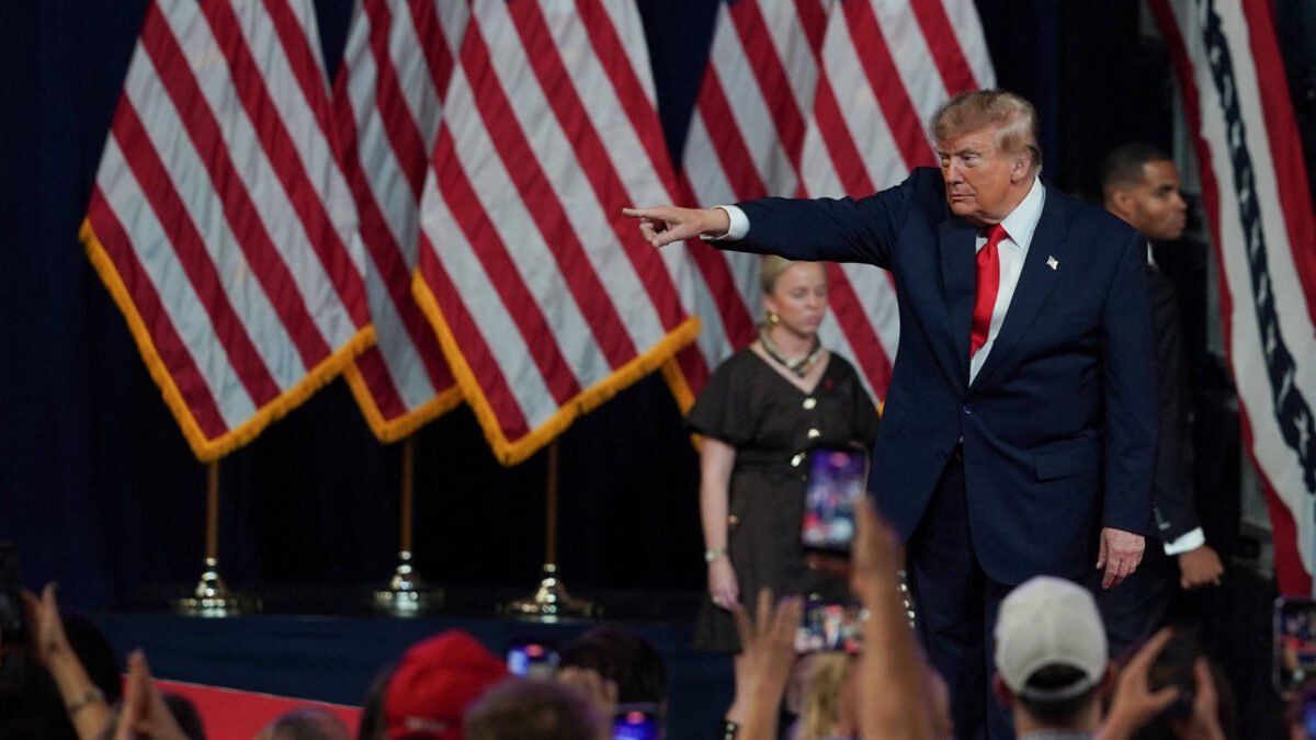 Trump sugere mudar nome de oceano para oceano Trump
