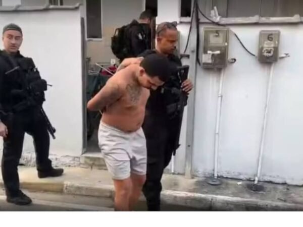 Operação policial no Rio investiga PMs suspeitos de ligação com o Comando Vermelho