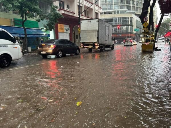 Nova onda de temporais atinge São Paulo nesta quinta-feira