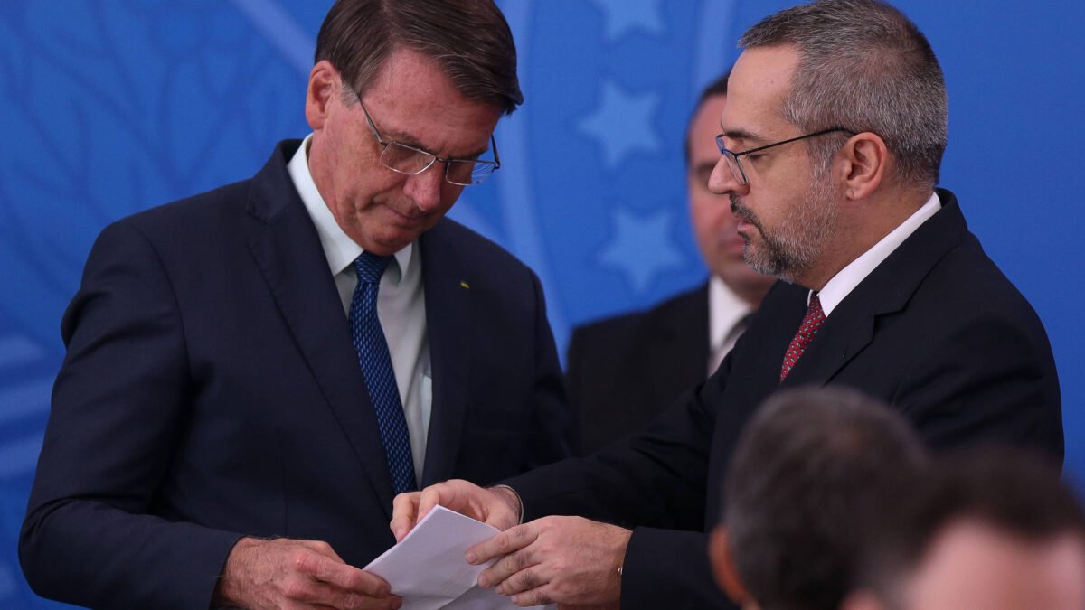 Weintraub diz que não votará no segundo turno e critica Flávio Bolsonaro