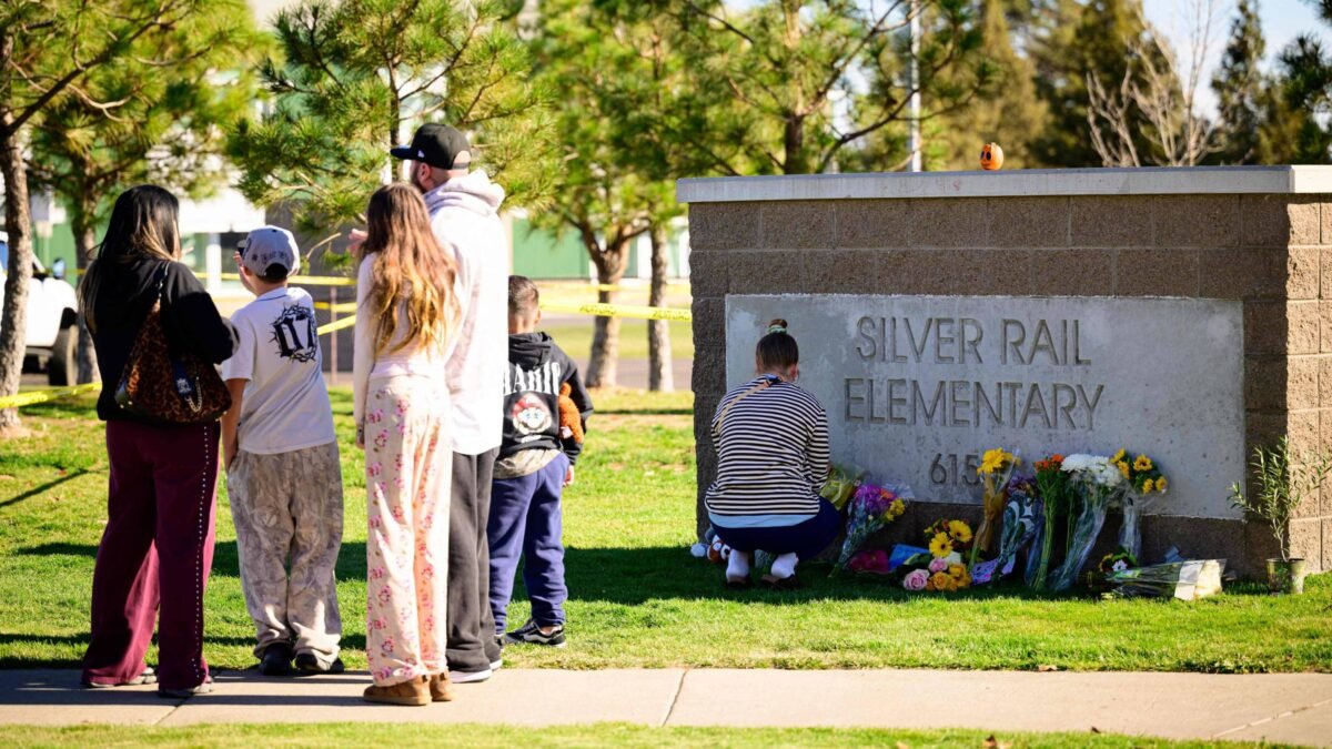 Atirador de 16 anos usa arma da mãe em massacre escolar nos EUA
