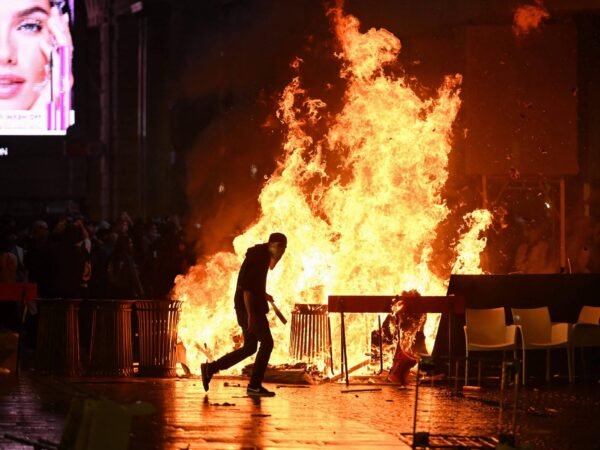 Protestos contra alto custo de vida se espalham pela Europa