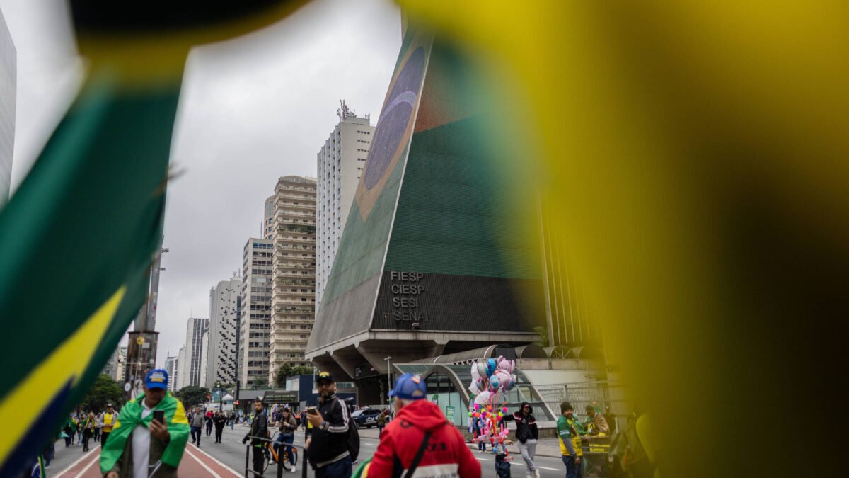 Domingo de atos políticos tem previsão de tempo nublado e chuva