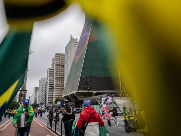 Domingo de atos políticos tem previsão de tempo nublado e chuva