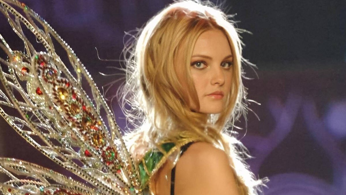 Carol Trentini volta ao desfile da Victoria’s Secret após 17 anos