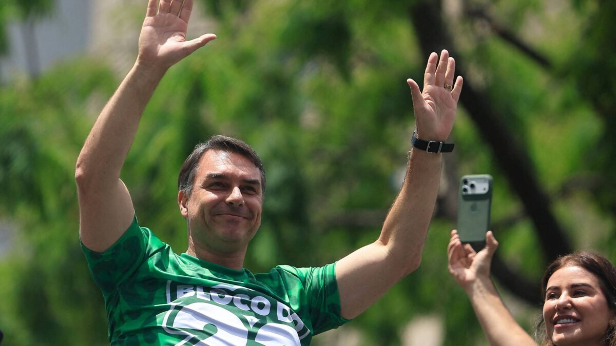PF pede inquérito no STF contra Flávio Bolsonaro
