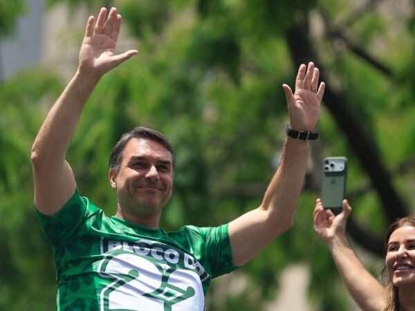 PF pede inquérito no STF contra Flávio Bolsonaro