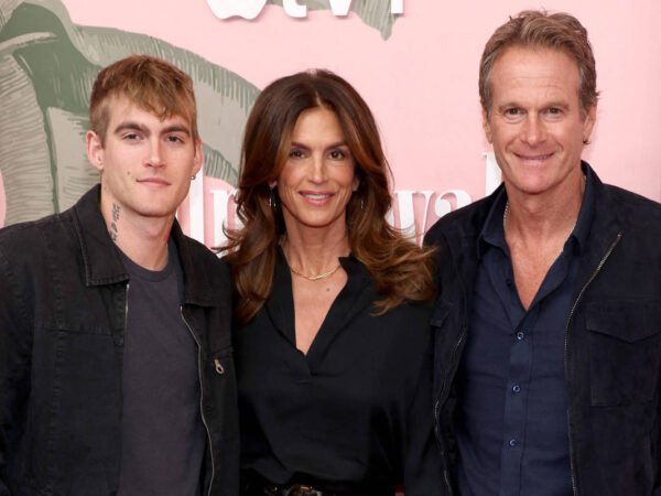 Cindy Crawford se pronuncia sobre a morte do filho Presley Gerber