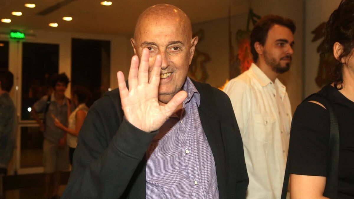 Itaú Cultural exibe trajetória e poemas inéditos de Hector Babenco